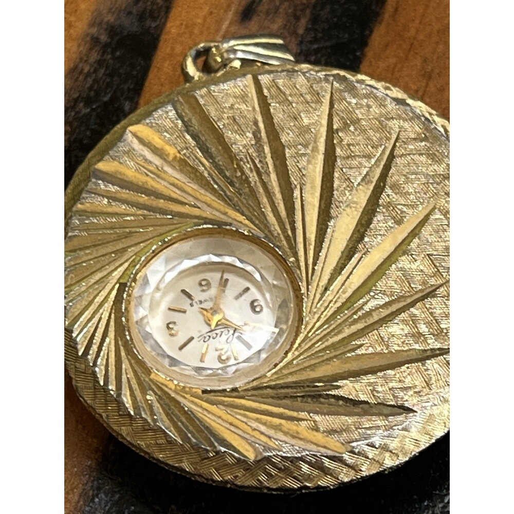 Vintage Elgin Pendant Watch Necklace Gold Tone Locket